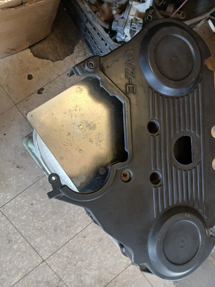 Cubierta superior de correa de distribución camioneta Toyota 1988-1992 4Runner V6 3.0 3VZ-E DEFECTOS Foto 3 de 4