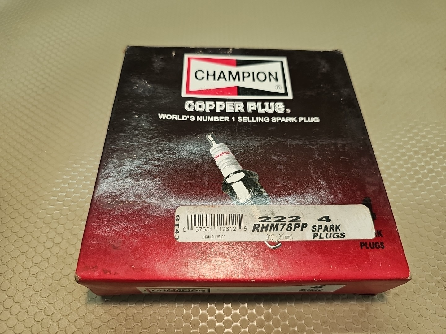 1 Peice- Rhm78pp Champion Spark Plugs  222