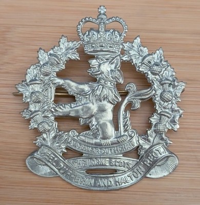Lorne Scots LARGE vintage Canada Peel Dufferin Halton Regiment cap badge