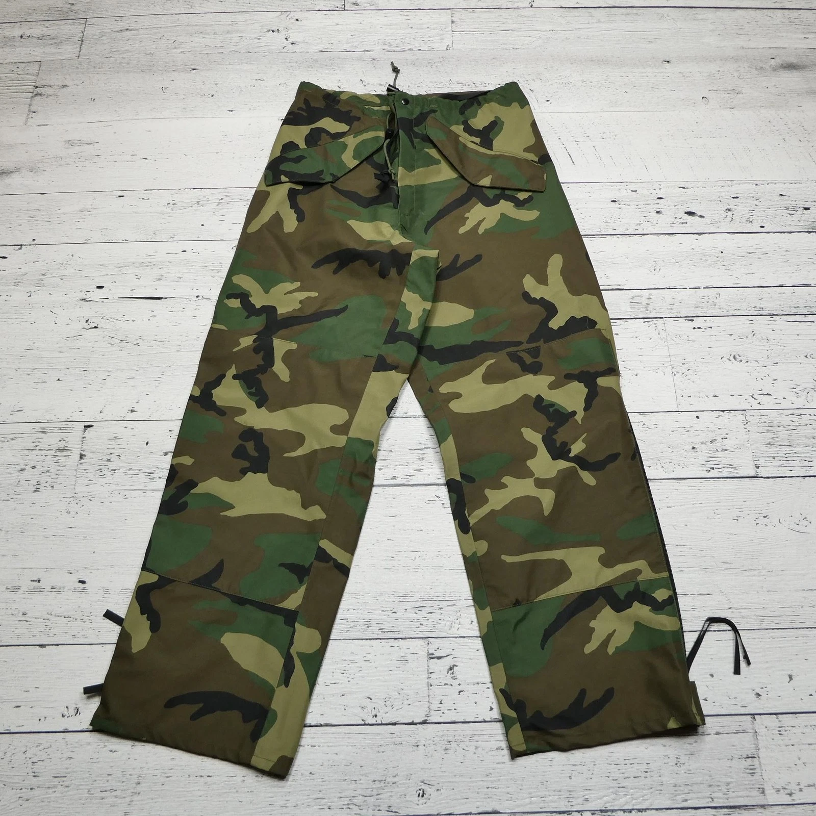 Vintage US Military ECWCS Trousers Mens Small Regular Woodland Camo Gore-Tex