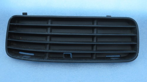 VW CADDY / SEAT- Stoßstange Gitter VORNE LINKS / Front Bumper Grill / 6K5853665A