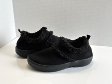 OOFOS OoCoozie Low Women's Size 7.5 Black Sherpa Recovery Shoes Comfort Slip On