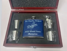 Los Angeles Dodgers 2025 World Series Champions 6 oz Blue Flask w opt presentati