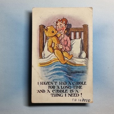 Donald McGill Comic Postkarte 1913 Spinster Bett Kuscheln Teddybär