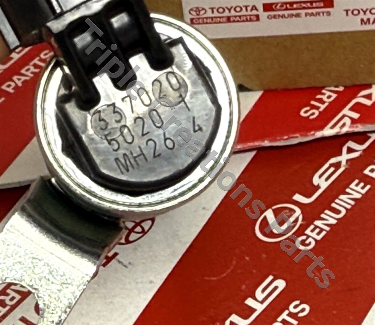 1533037020 Genuine Toyota Valve Assy Camshaft Timing Oil Control