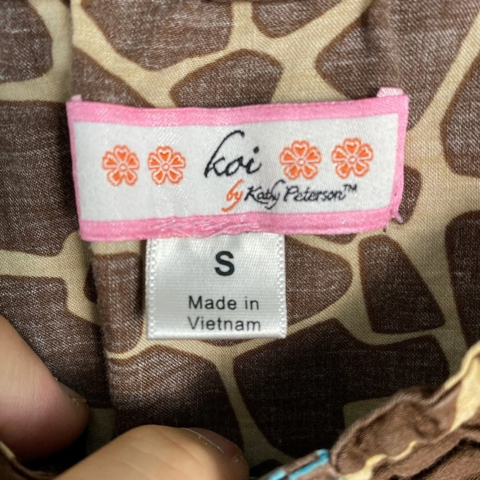 Koi Women's Brown Giraffe Print Elastic Neck Pullover Scrub Top Small Animal - Изображение 2 из 4