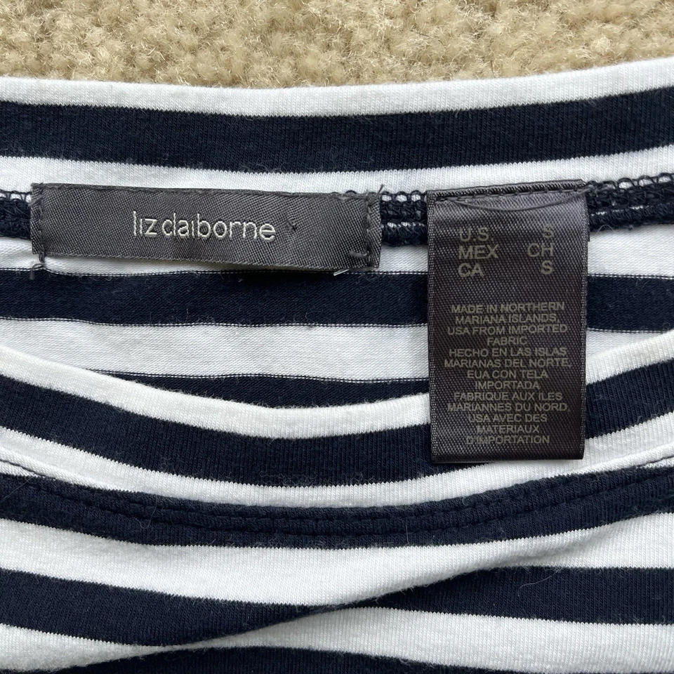Camiseta para mujer Liz Claiborne blanca y azul marino a rayas cuello barco - talla S - Usada en Excelente Condición Foto 3 de 4