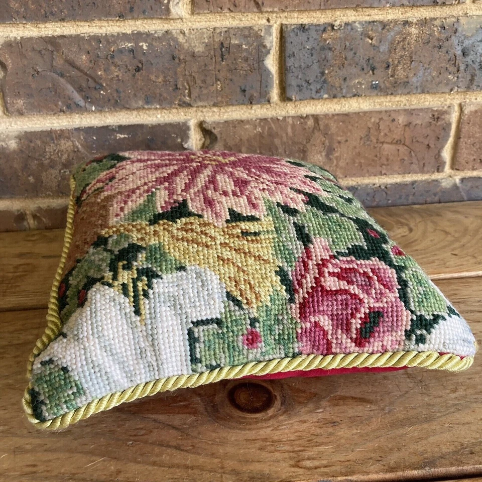 Needlepoint Throw Pillow Poinsettia Lilies Pinecone 9in Vtg Holiday Floral Wool - Image 4 of 4