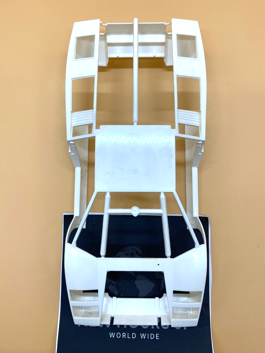 あ*め様 フジミ COUNTACH '88 5000 1/16スケール Fujimi 1/16 Lamborghini '88 COUNTACH 5000 Quattrovalvole