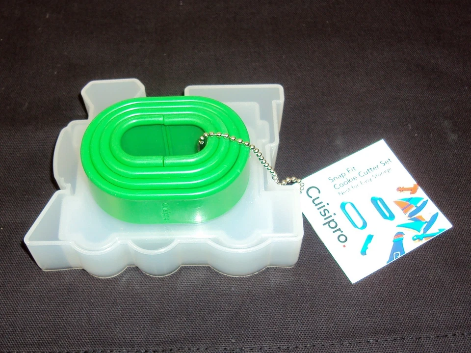 Juego de tren Cuisipro Snap-Fit juego de cortador de galletas de 5 piezas Foto 2 de 4