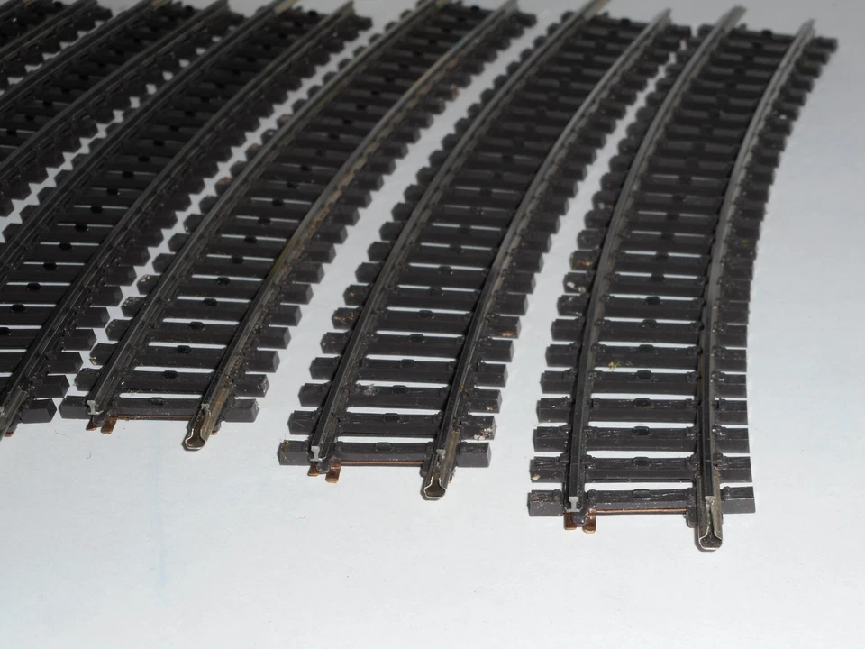 10 x Marklin 2232 Curved K track sections. Excell cond. HO. For 3 Rail AC. Boxed - Image 4 of 4