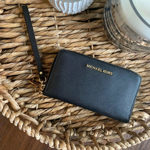 michael kors women's jet set travel large smartphone wristlet