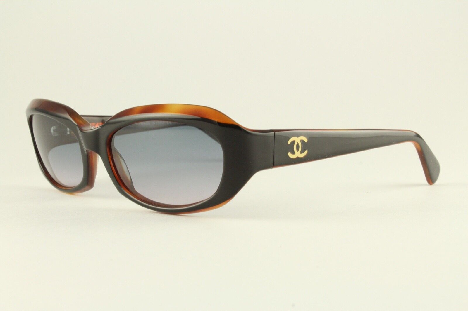 Rare Authentic Vintage Chanel 5020 c.542 Black Tortoise 54mm Gradient  Sunglasses