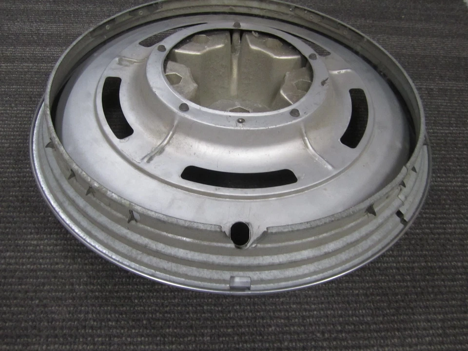 Buick Century Electra Riviera 1975-1980 15" cubierta de rueda OEM 01250146 1060 uno/1 Foto 4 de 4