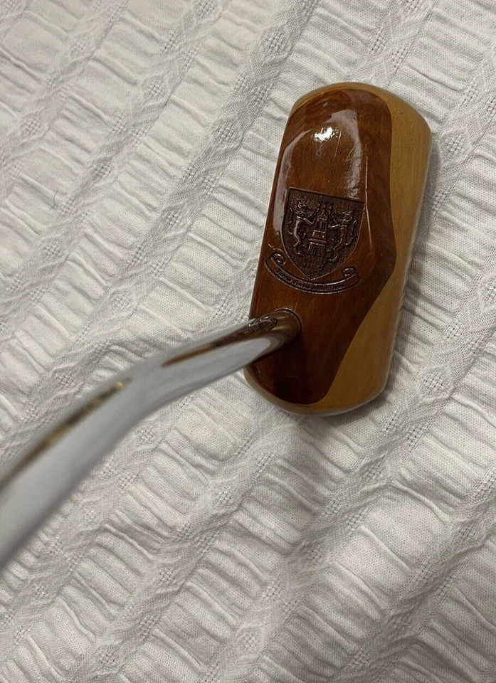 Putter de madera personalizado palabras latinas Turris Fortis Mihi Deus / Dios es mi torre fuerte Foto 4 de 4