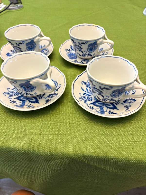 Blue Danube Blue & White Floral Porcelain Tea Cup & Saucer Set 8pc (4/4)