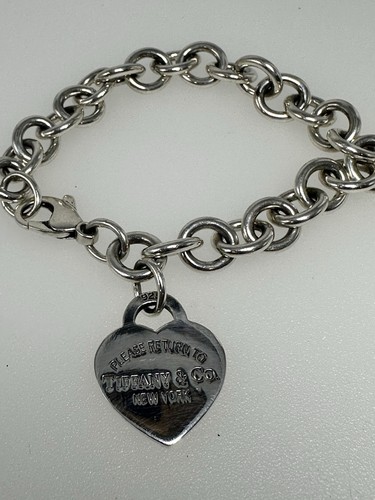 Return to Tiffany & Co. Sterling Silver 10mm Circle Link Heart Charm Bracelet 7” - Picture 3 of 8