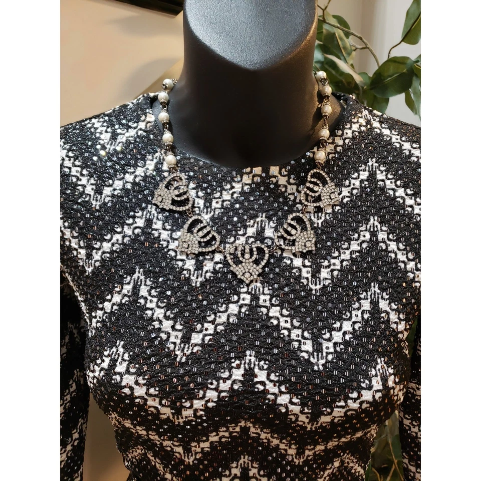 Vestido ajustado Monaco para mujer talla XS negro blanco chevron recorte cintura manga larga Foto 2 de 4