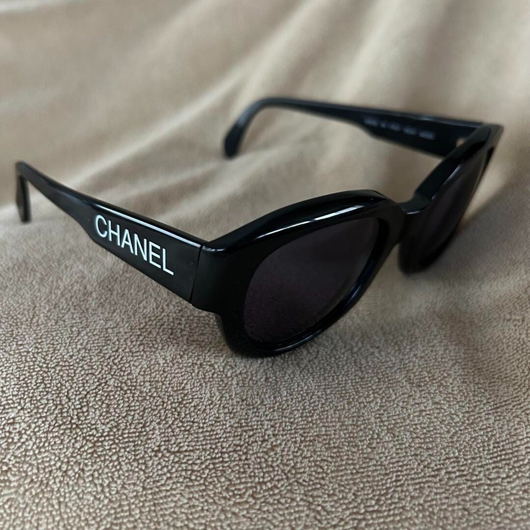 CHANEL 05247 94305 Black Frame Sunglasses Style #3