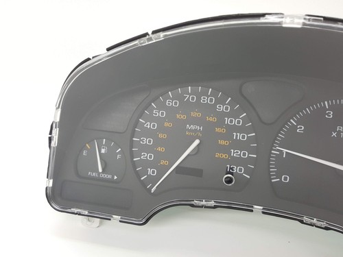 Cuadro de instrumentos velocímetro Saturn Vue 2002-2003 AWD 3,0 automático 78.758 - Imagen 6 de 9
