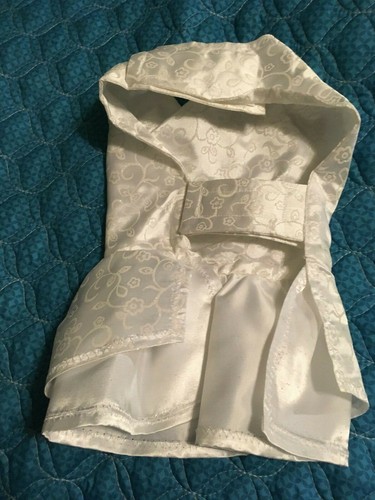 Brautkleid/Kostüm mit Hut für kleine Hunde - Bild 6 von 7