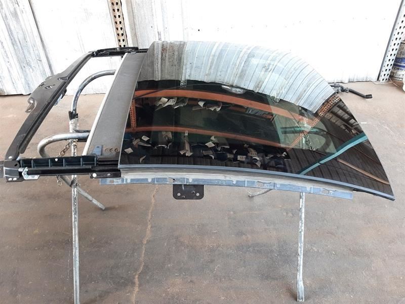 BMW F06 640i 650i M6 Sun Roof Glass Frame Track Gran Coupe BMW F06 640i 650i M6 Sun Roof Glass Frame Track Gran Coupe