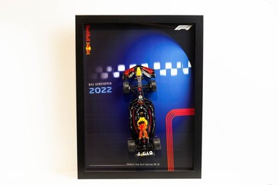 Max Verstappen Red Bull RB 18 2022 1:24 F1 Car - 30x40cm 3D Frame Model Wall Art