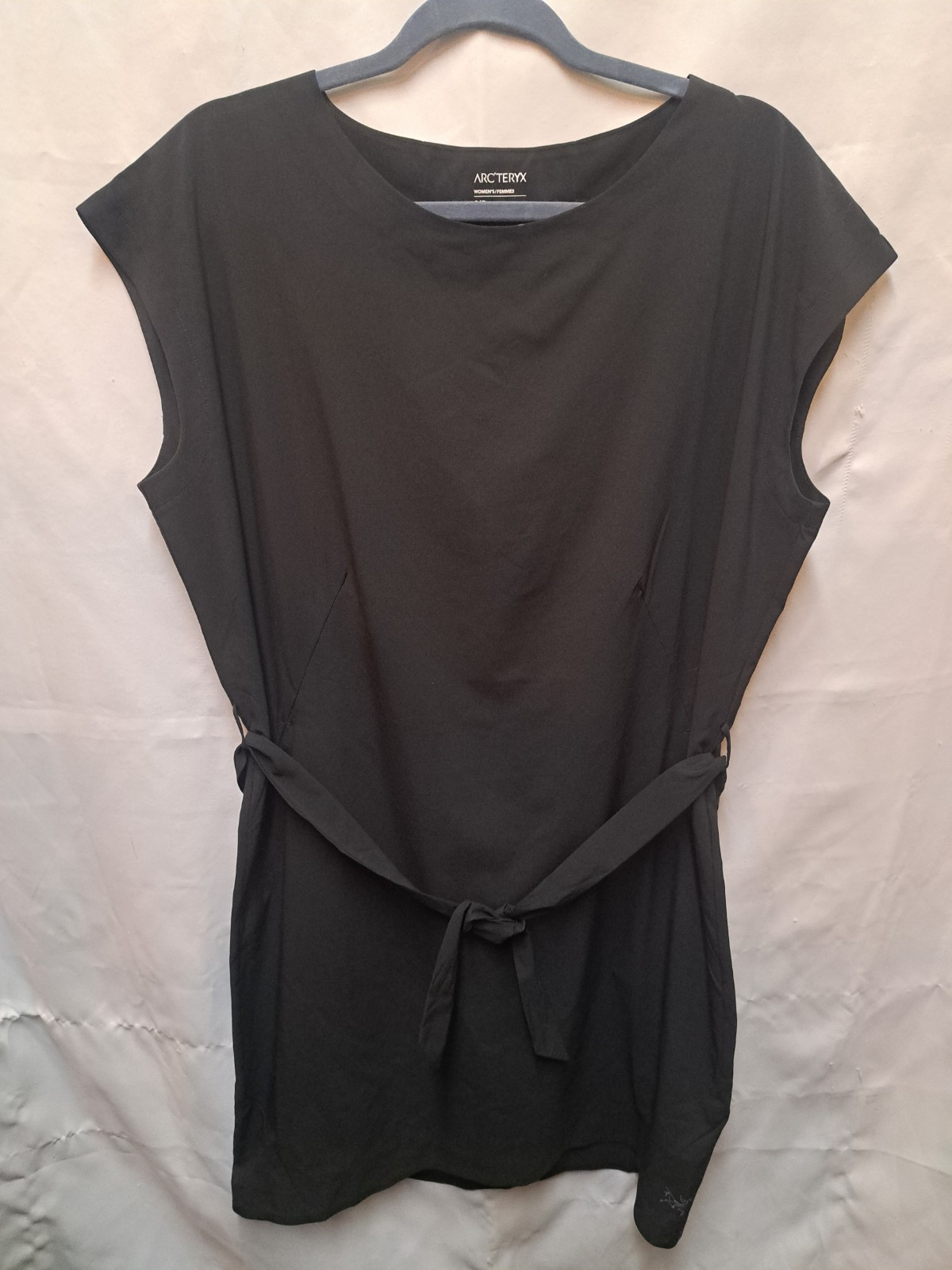 ARC'TERYX Abito donna Arcteryx Contenta nero con cintura e cappuccio manica a tubino taglia S