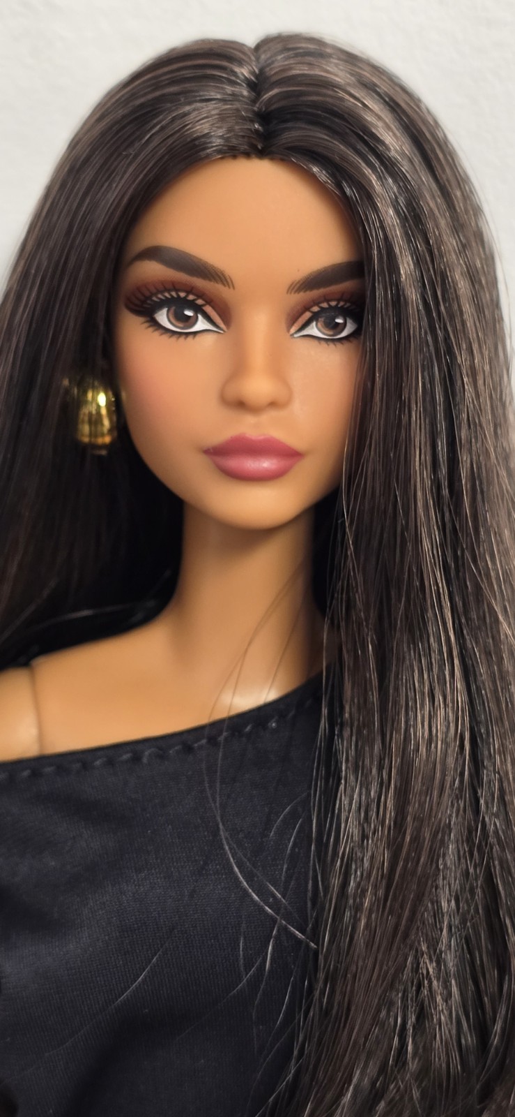 Кукла Barbie Signature Diwali by Anita Dongre Doll 2024 Made To Move Hybrid Dressed — фото 6