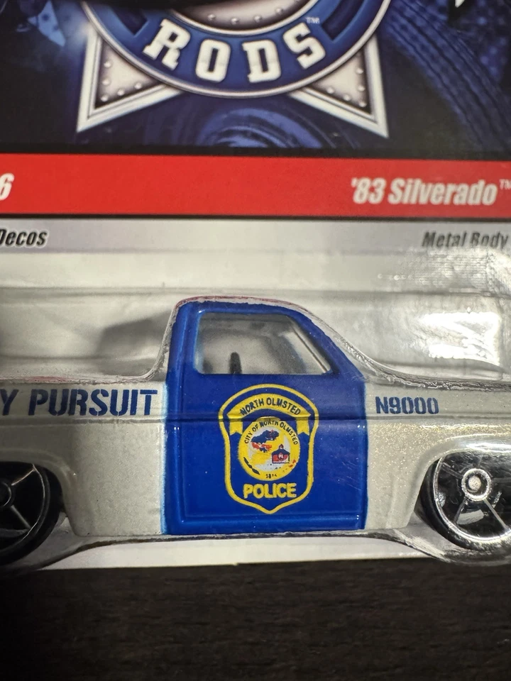 Chevrolet Silverado 2008 Hot Wheels RARO Cop Rods '83 genuino - leer y ver fotos Foto 3 de 4