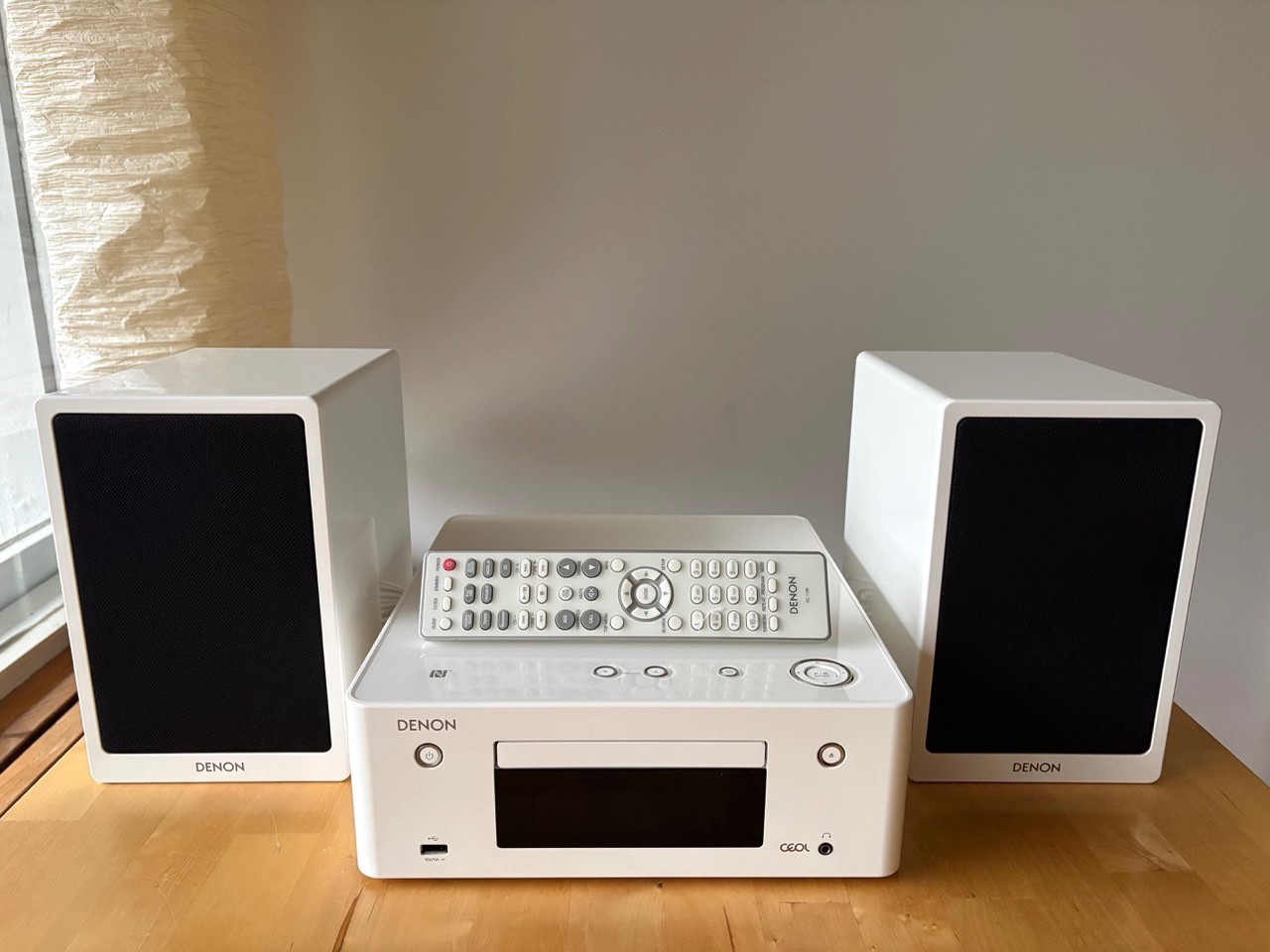 Denon CEOL N9 network receiver + speakers bundle; EU plug; CD NOT WORKING