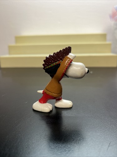 Snoopy Chief Native American PVC Figure United Feature 1958-66 E8 - Picture 2 of 4