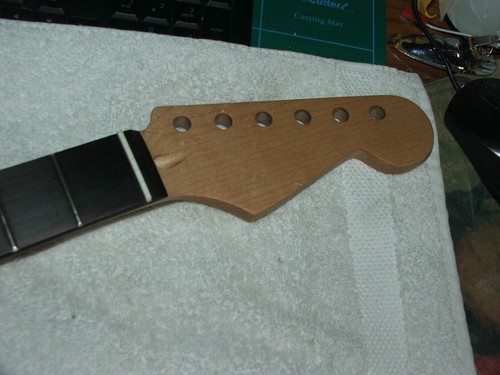 Strat style guitar neck....Unloaded .........22 frets...unplayed....
