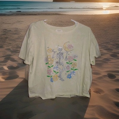 NO COMMENT WOMANS SKULL & FLORAL DESIGN CROPPED TSHIRT SIZE XL