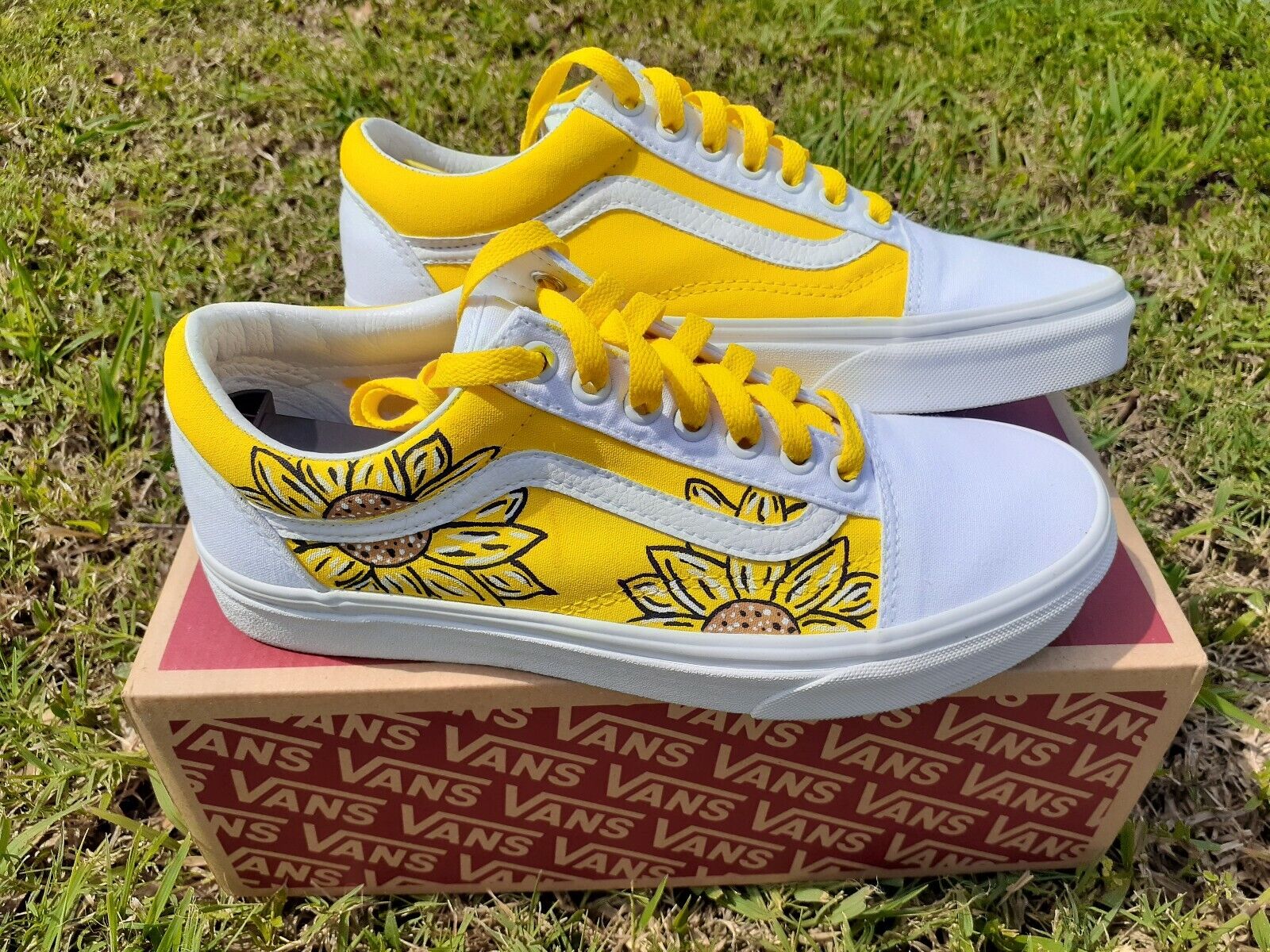 Custom Painted Vans Old Skool for Sale in Vancouver, WA - OfferUp