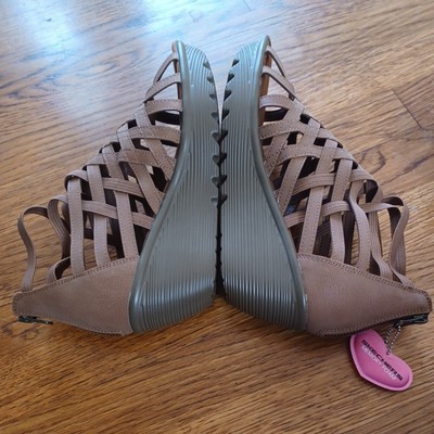 parallel dream queen skechers