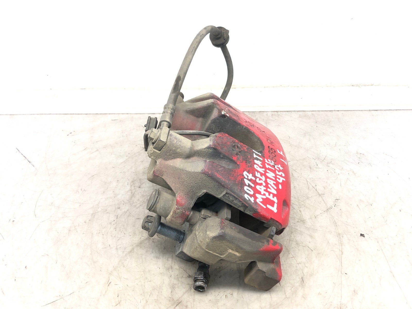 2017-2020 MASERATI LEVANTE 3.0L LEFT DRIVER FRONT BRAKE CALIPER W/ PADS OEM