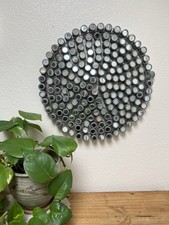 CB2 Sculpture murale ronde moderne métal et miroir 18" futuriste