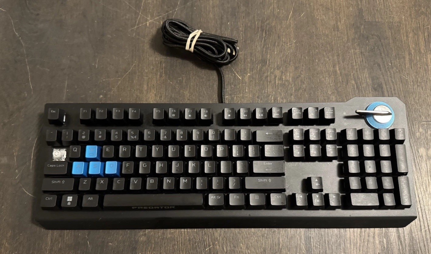 Acer Predator Aethon 700 RGB Mechanical Gaming Keyboard Programmable Keys READ