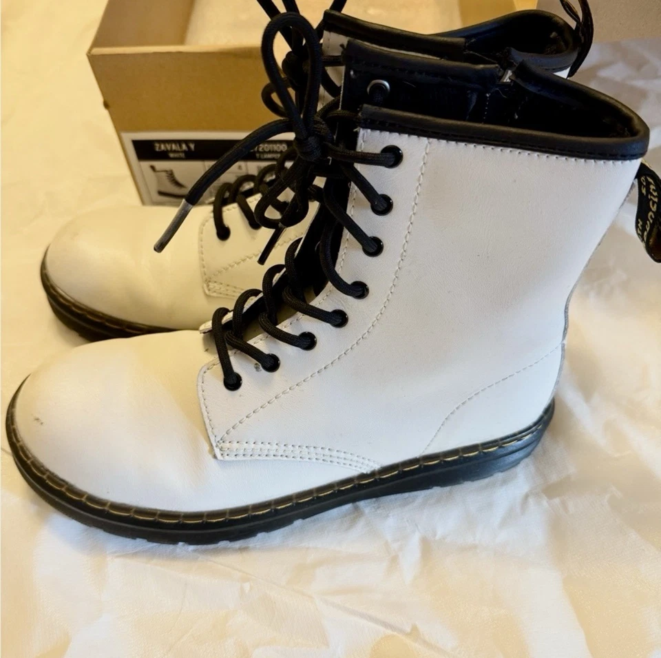 Botas blancas Doc Martins NIÑOS, talla 5 Foto 3 de 4