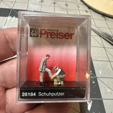 Preiser, Shoeshine Boy and Customer, Figure Set in HO Scale 28184 ST (102-DRW)