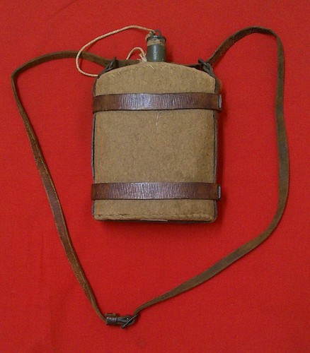 Water bottle, WW 1, leather cradle