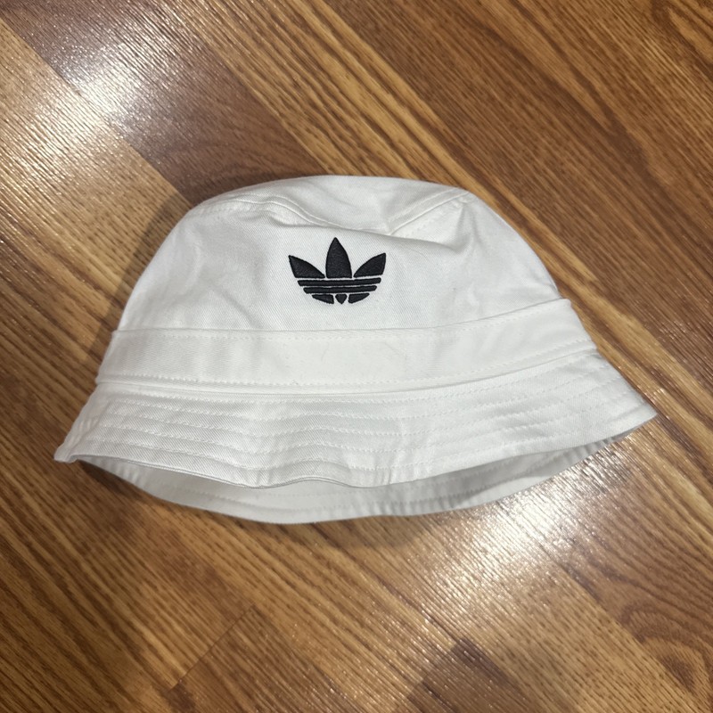 NWOT ADIDAS Children’s Unisex White Bucket Hat