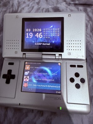 Nintendo DS Handheld-Spielsystem Rosa mit R4 Karte und Spielen
