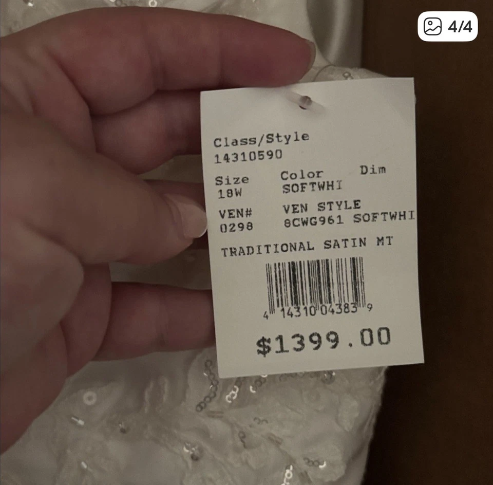 Vestido de Novia Sirena Oleg Cassini 18W - Nuevo, Nunca Usado, Tren Capilla Foto 3 de 3