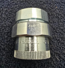 HUBBELL UNF100: Hazardous Location Union - Zinc Plated Steel - 1" Female/Female