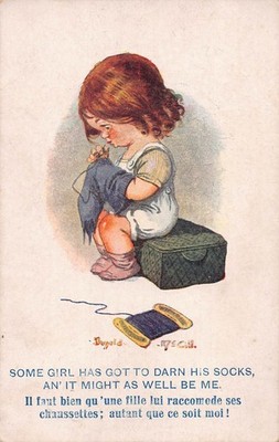 POSTKARTE DONALD MCGILL KINDER THEMA EIN MÄDCHEN MUSS SEINE SOCKEN VERDAMMT HABEN