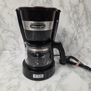 De'Longhi Active Line Tropffilterkaffeemaschine, 5 Tassen Schwarz, Anti-Tropf, 0,65 L