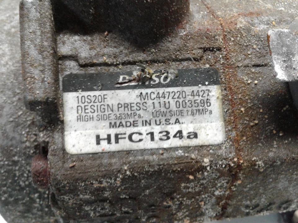 Compresor de aire acondicionado usado para: camioneta Chevrolet Express 2500 2018 2,8 grado B Foto 2 de 4