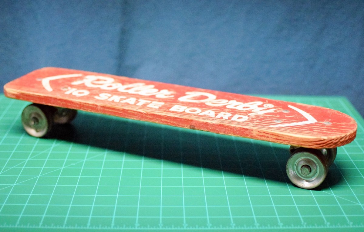 Vintage! ~ 1960's Era / Roller Derby #10 / RED / Wooden Skateboard